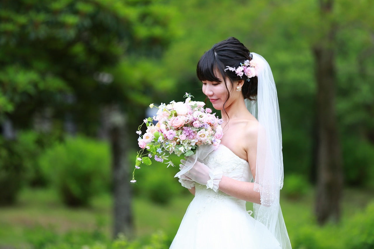 卒花嫁様レポ　昭和記念公園のロケフォトに　シャワーブーケ、プリザーブド＆アーティフィシャルフラワーで