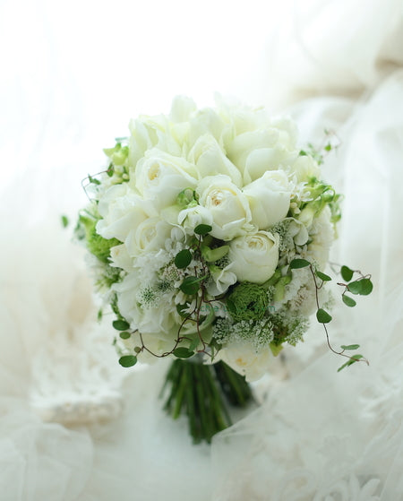 卒花嫁様レポ　シェアブーケ シェラトン・グランデ・トーキョーベイ・ホテルさまへ 結婚式の手作りの花と、雪