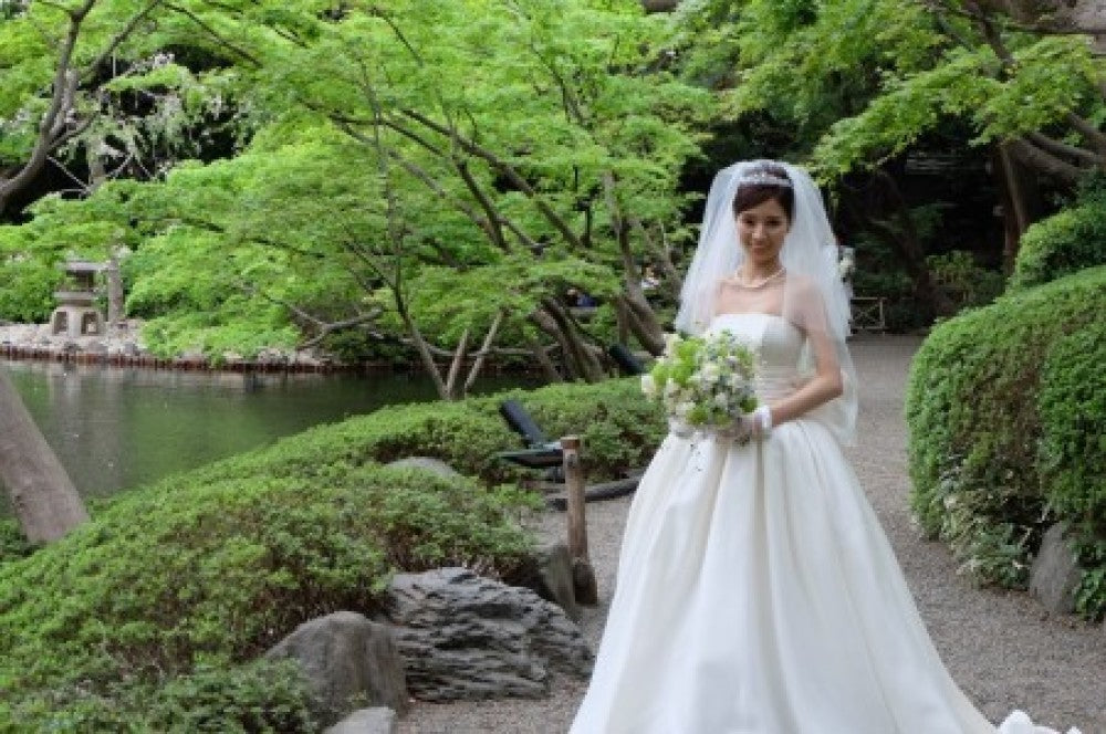 卒花嫁様レポ  八芳園の花嫁様より リバーシブルブーケ、二次会にも使えるように