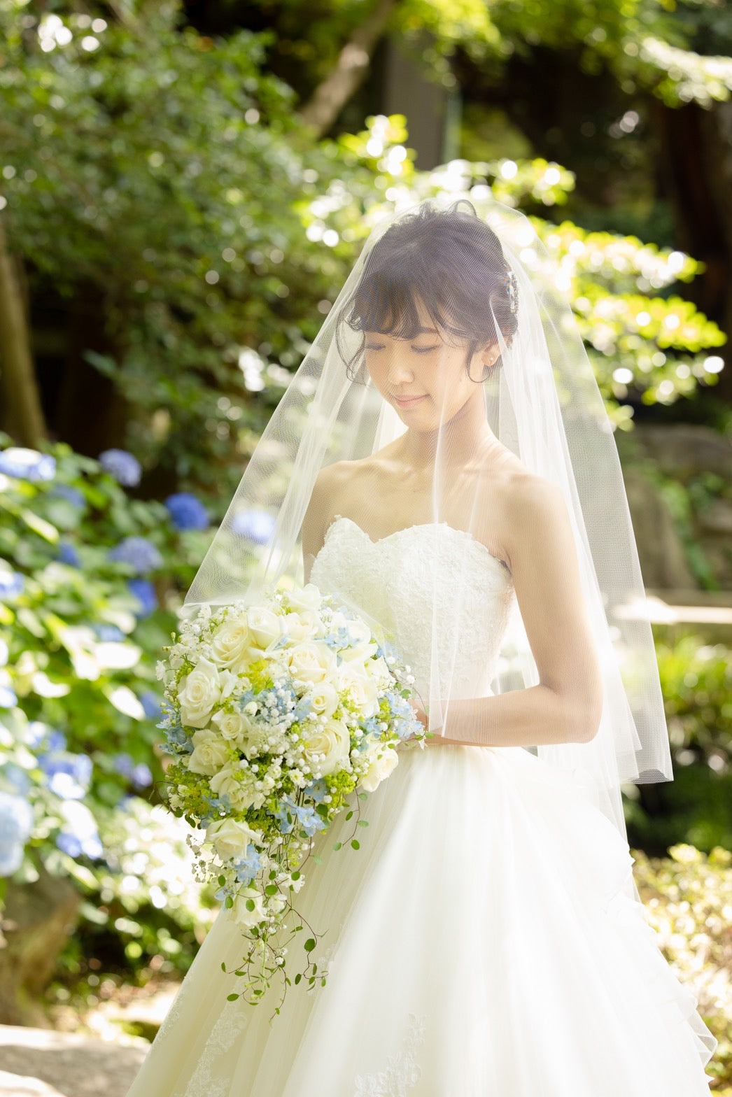 八芳園口笛とジューンブライドのウェディングブーケ｜花屋 一会アトリエ